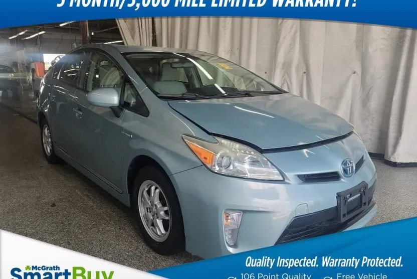 2015 Toyota Prius Four photo 1