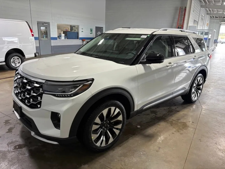 2026 Ford Explorer Platinum photo 1