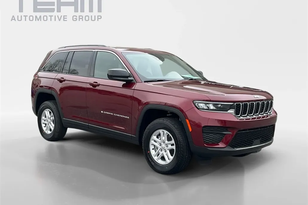 2025 Jeep Grand Cherokee Laredo photo 1