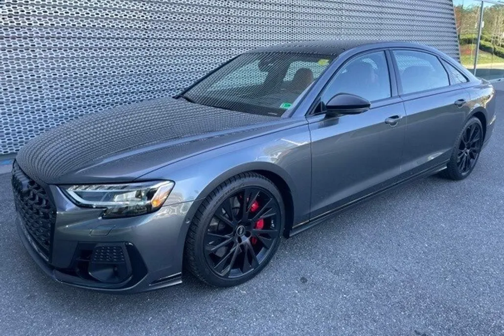 2025 Audi S8 4.0T photo 1
