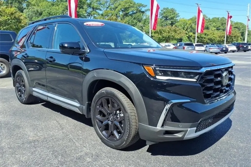 2025 Honda Pilot Touring photo 1