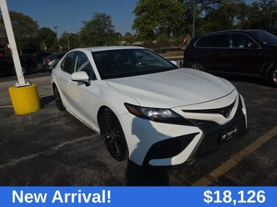 2021 Toyota Camry SE photo 1