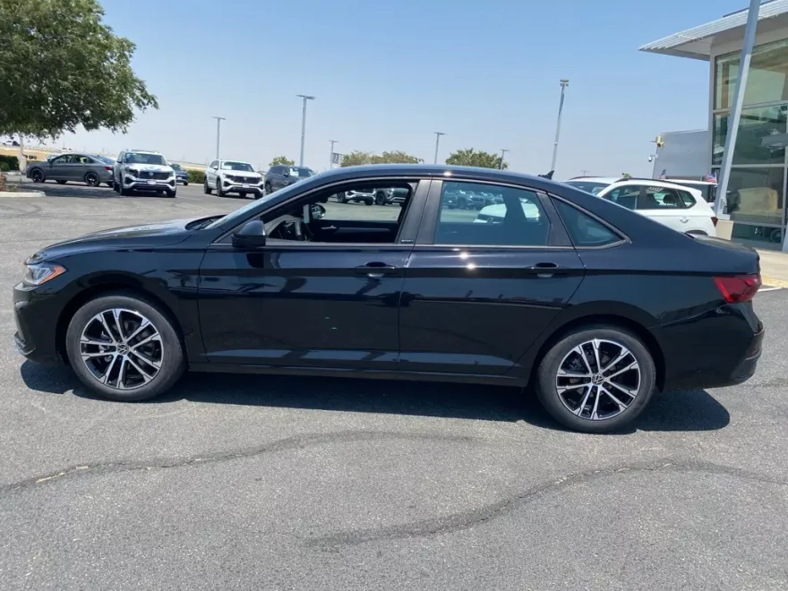 2025 Volkswagen Jetta 1.5T Sport photo 1