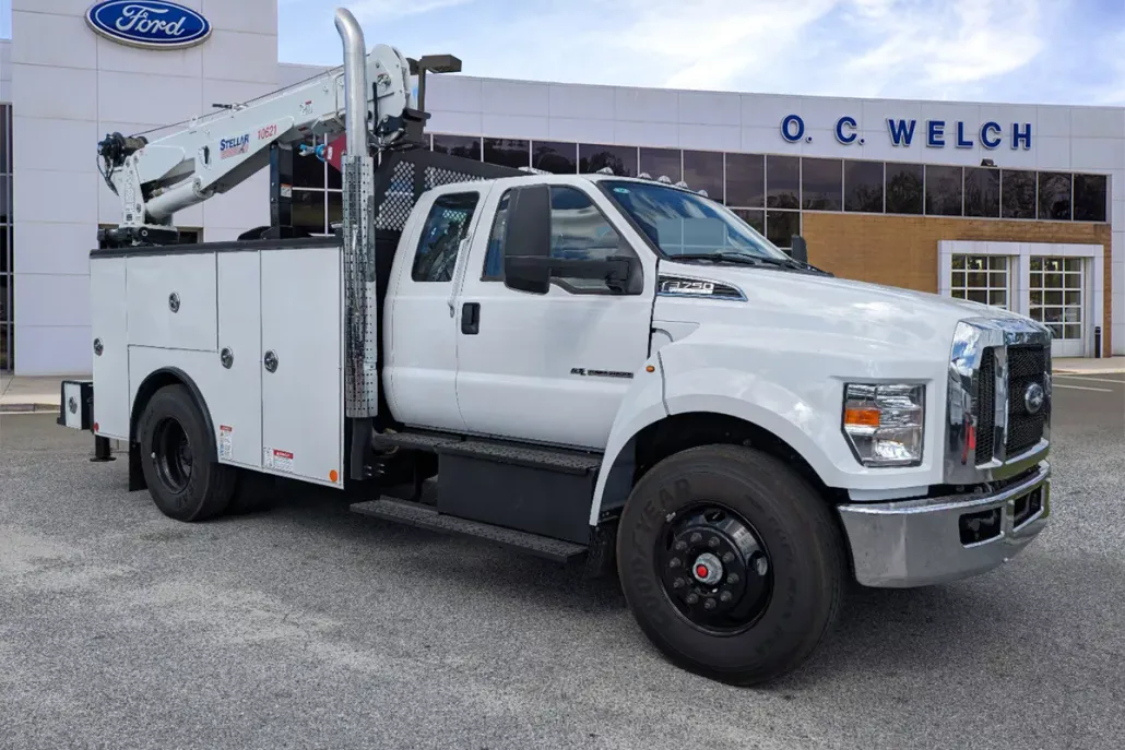 2024 Ford F-750 Base photo 1