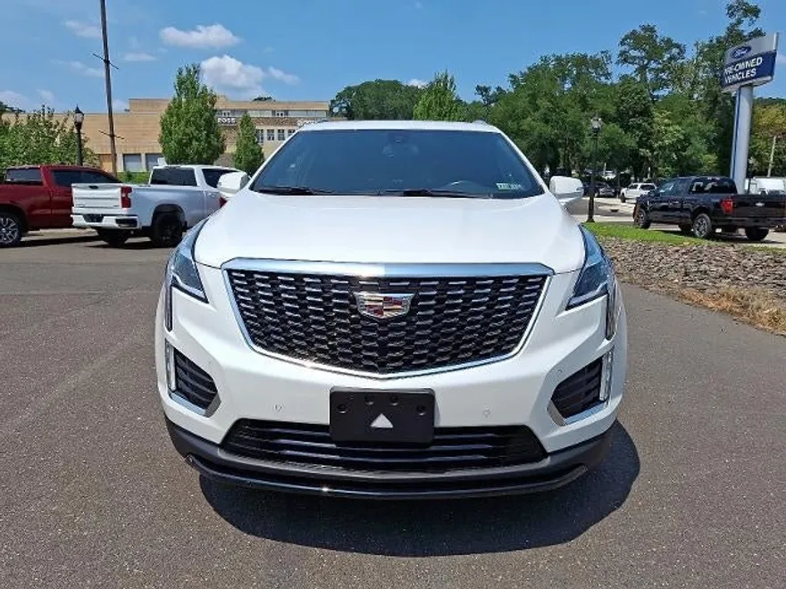 2022 Cadillac XT5 Luxury photo 1
