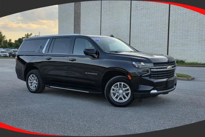 2023 Chevrolet Suburban LT photo 1