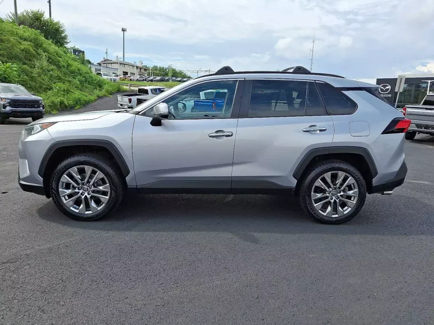 2021 Toyota RAV4 Limited photo 1