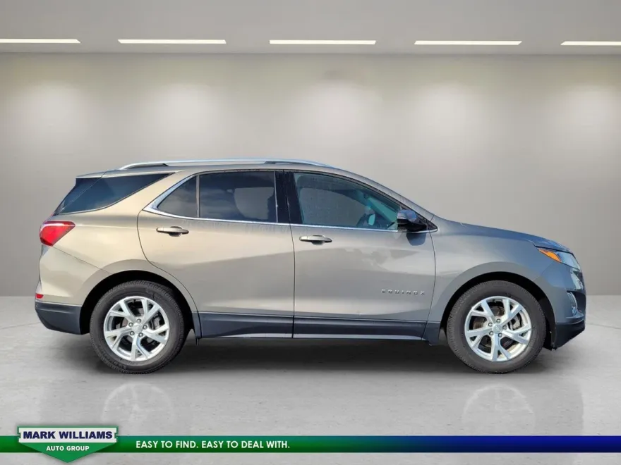 2018 Chevrolet Equinox LT photo 1