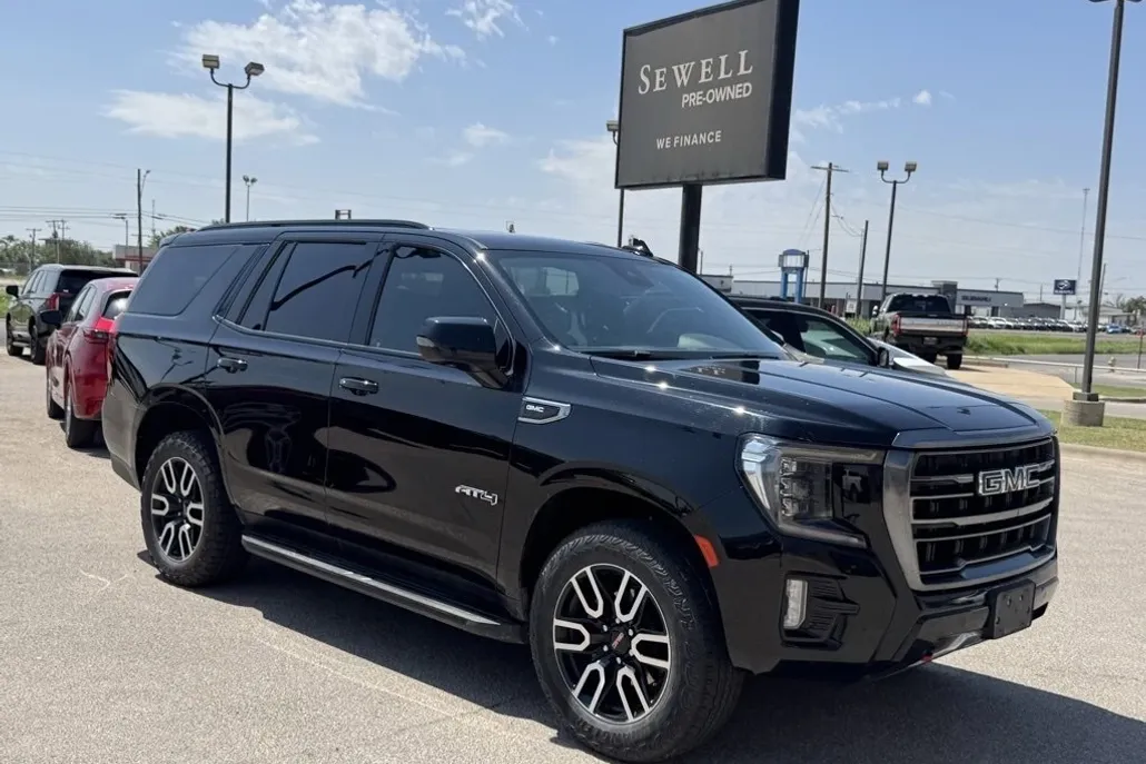 2023 Gmc Yukon AT4 photo 1