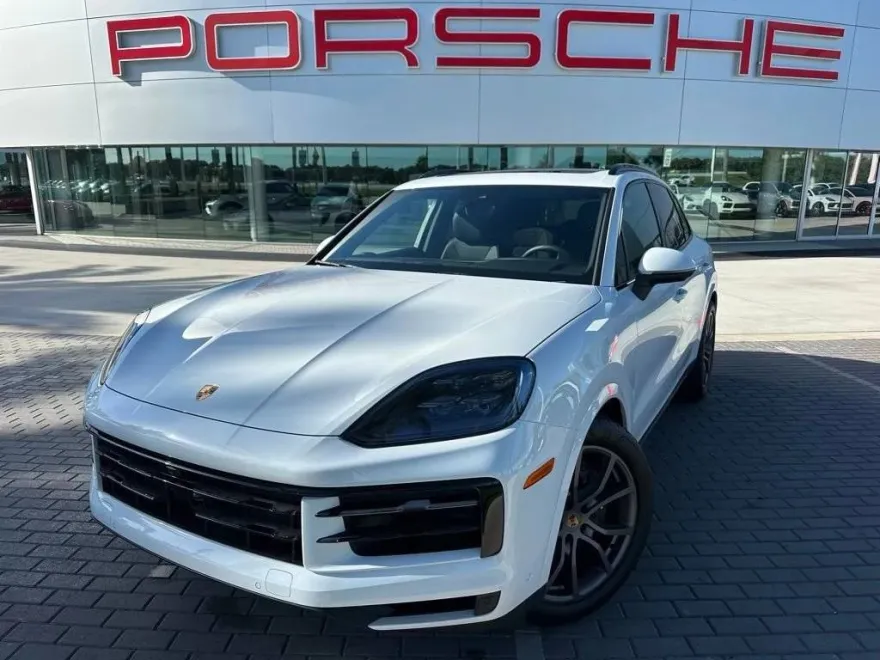 2025 Porsche Cayenne photo 1
