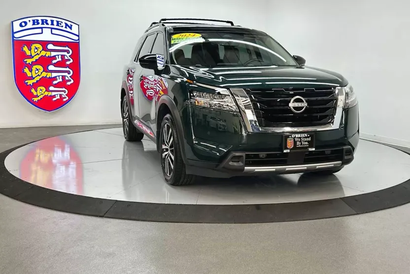 2024 Nissan Pathfinder Platinum photo 1