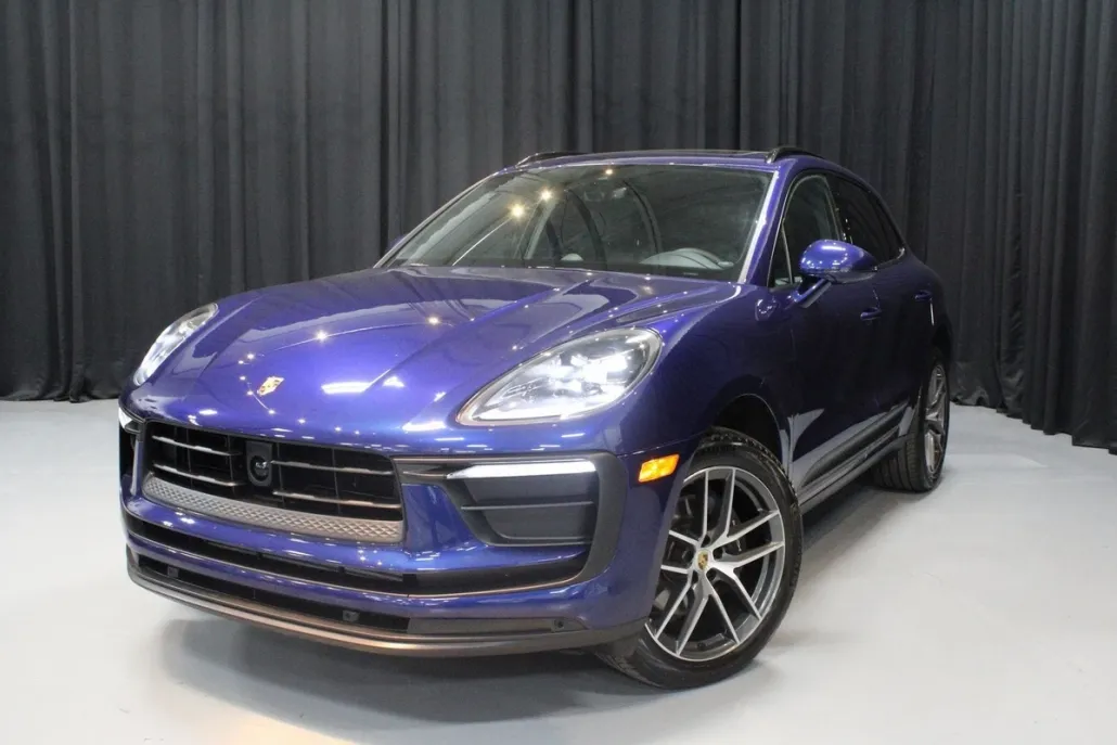 2024 Porsche Macan Base photo 1