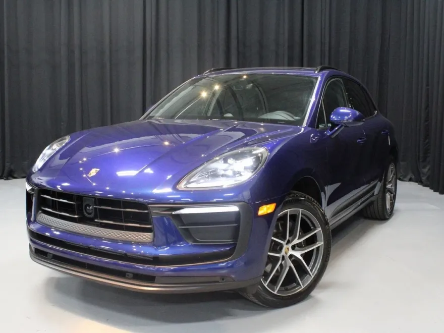 2024 Porsche Macan Base photo 1