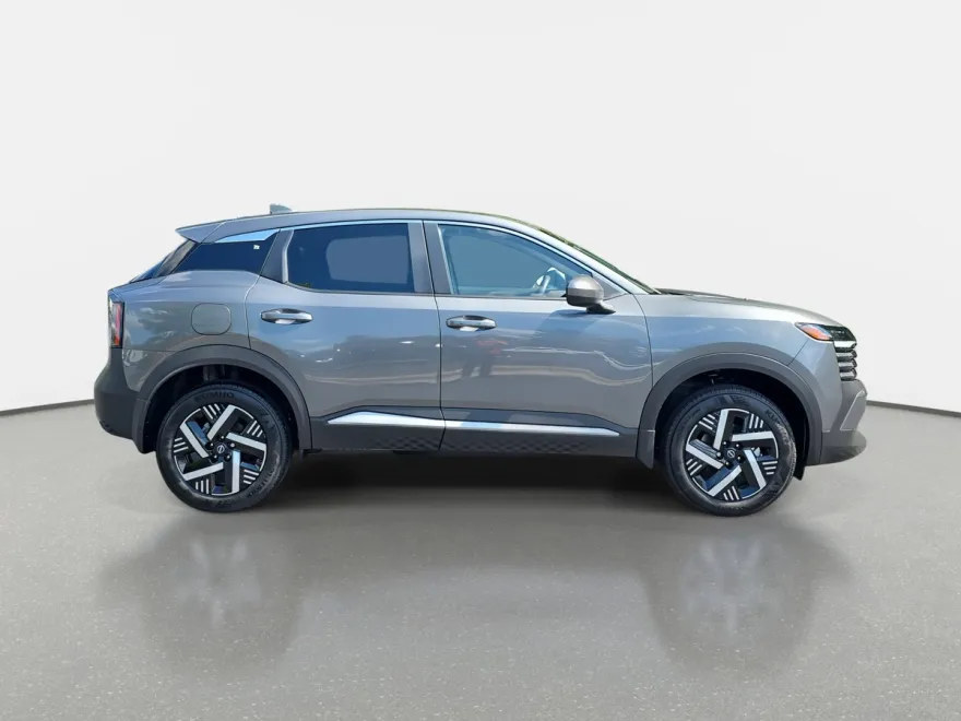 2025 Nissan Kicks SV photo 1