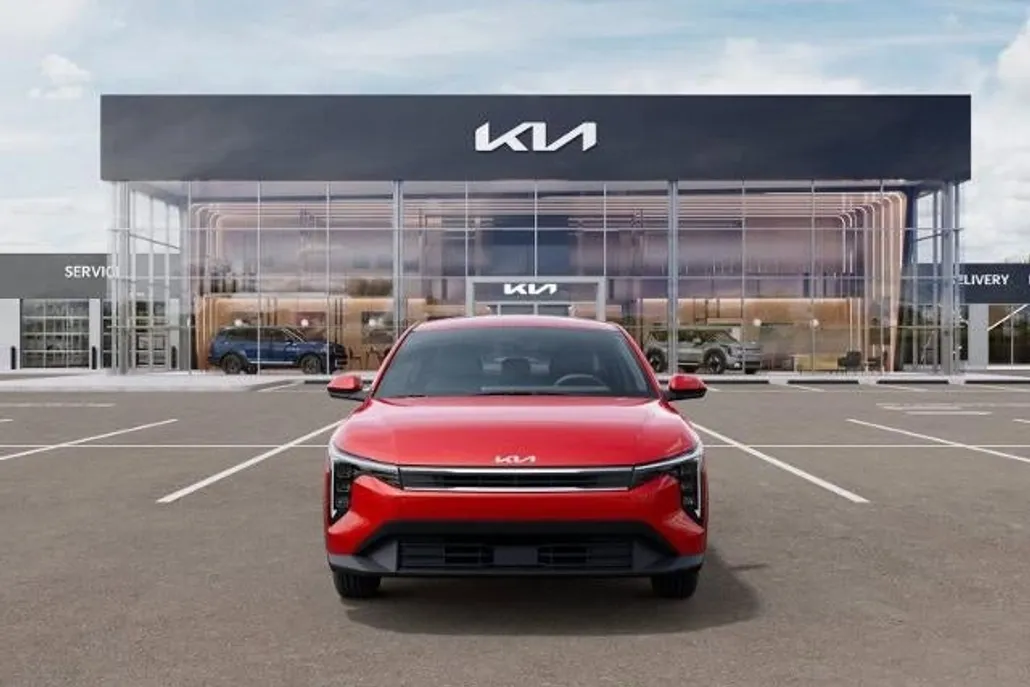 2025 Kia K4 LXS photo 1