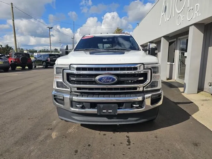 2022 Ford F-350 Lariat photo 1