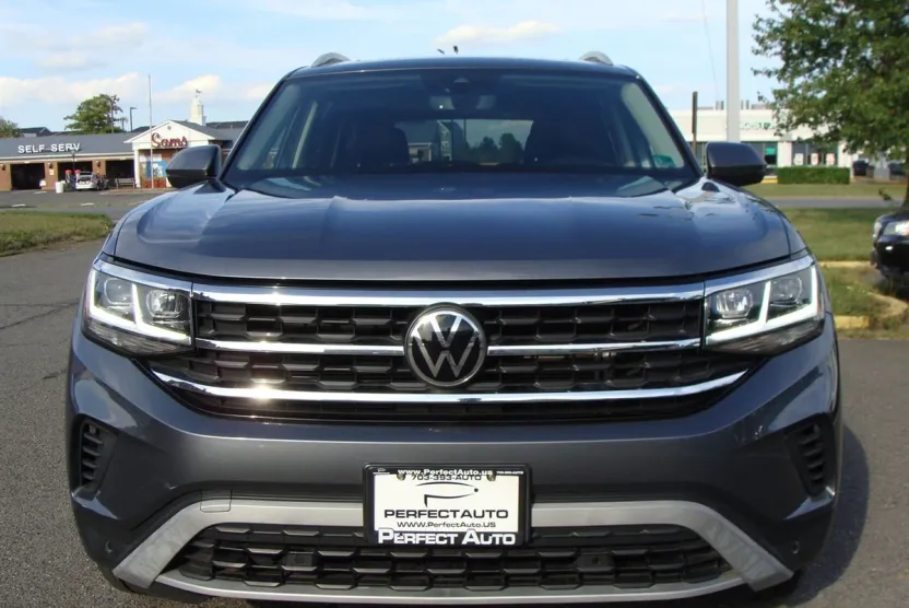 2022 Volkswagen Atlas SEL photo 1
