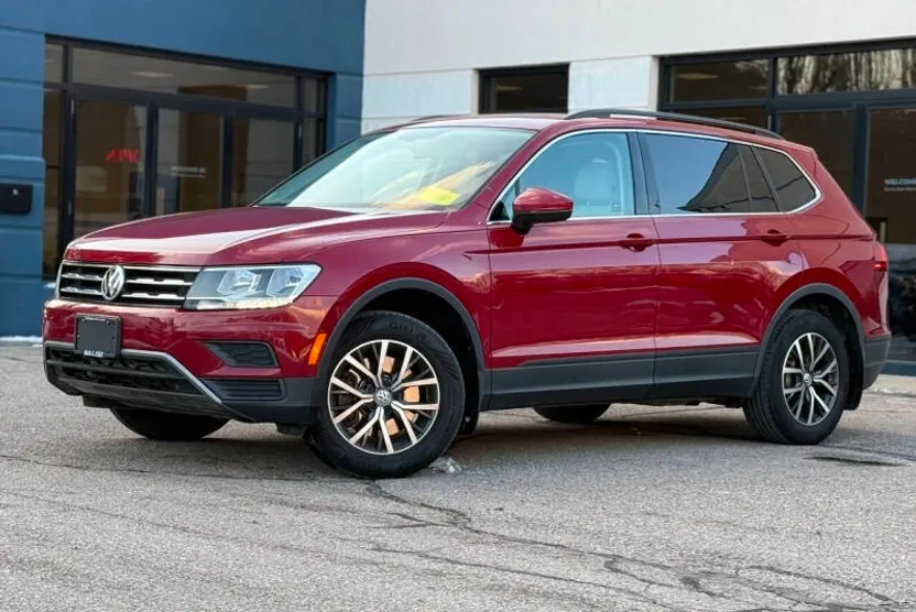 2019 Volkswagen Tiguan SEL R-Line photo 1