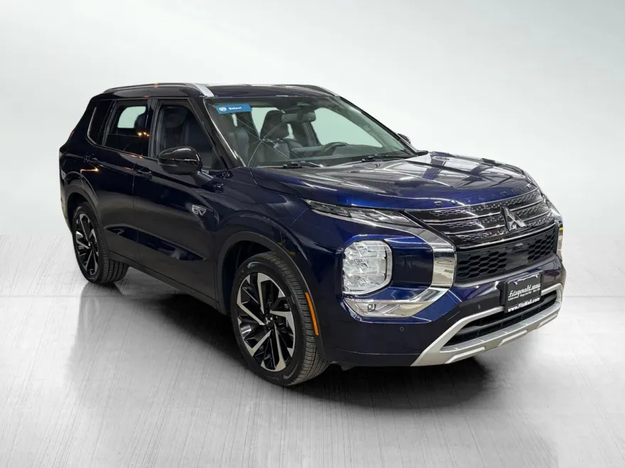 2023 Mitsubishi Outlander PHEV SEL photo 1