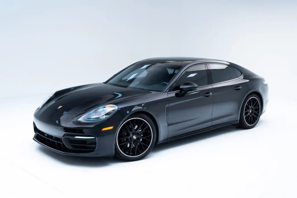 2022 Porsche Panamera Platinum photo 1