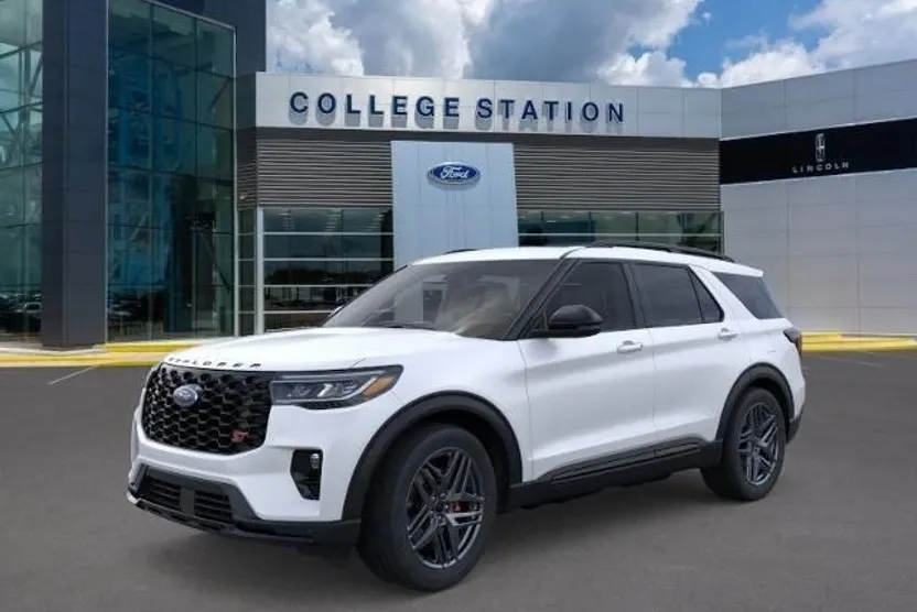 2025 Ford Explorer ST photo 1
