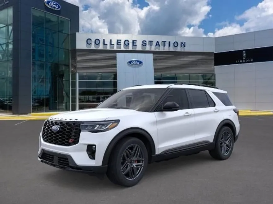 2025 Ford Explorer ST photo 1
