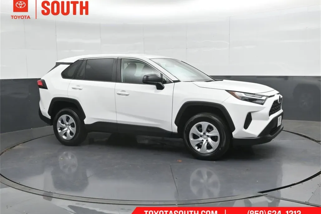 2024 Toyota RAV4 LE photo 1