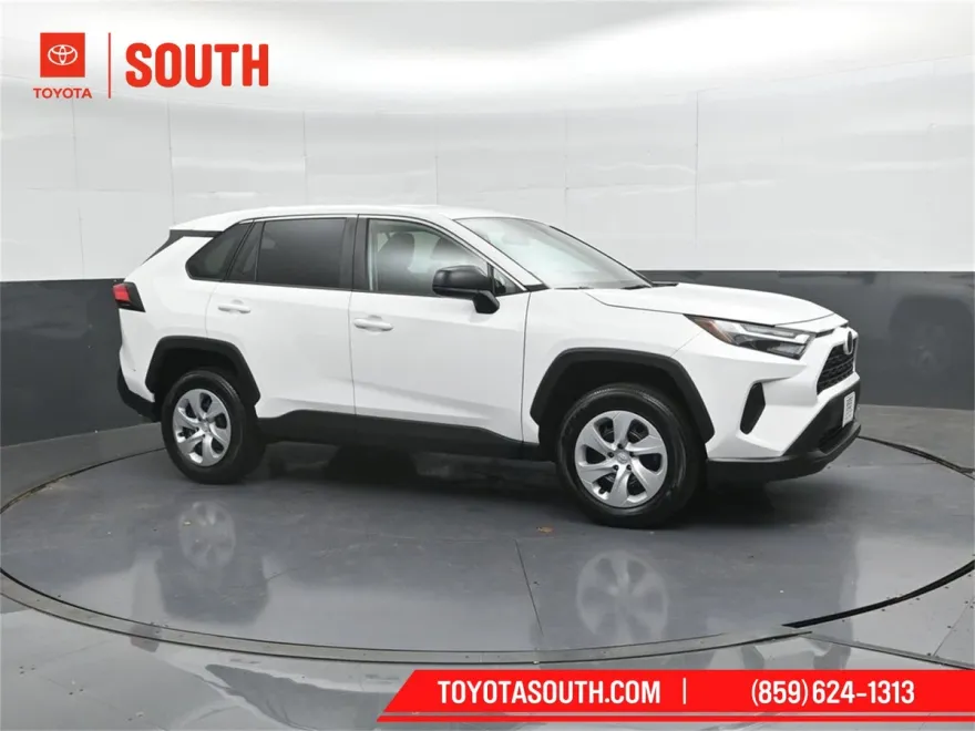 2024 Toyota RAV4 LE photo 1
