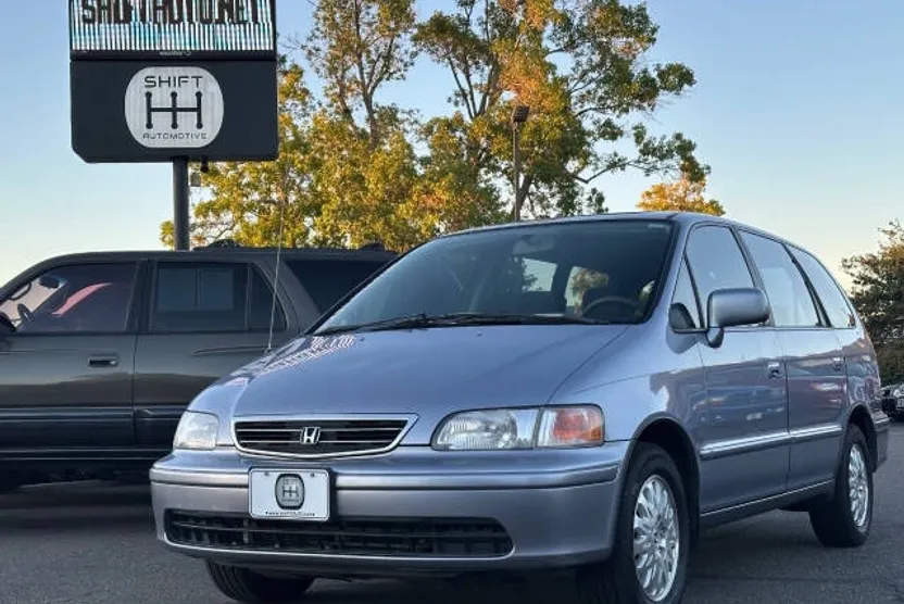 1998 Honda Odyssey EX photo 1