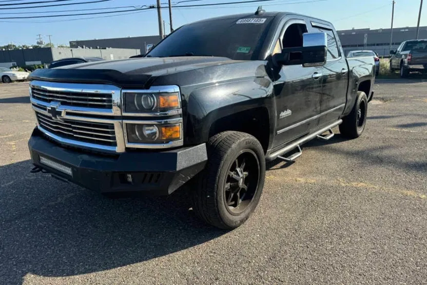 2015 Chevrolet Silverado 1500 High Country photo 1