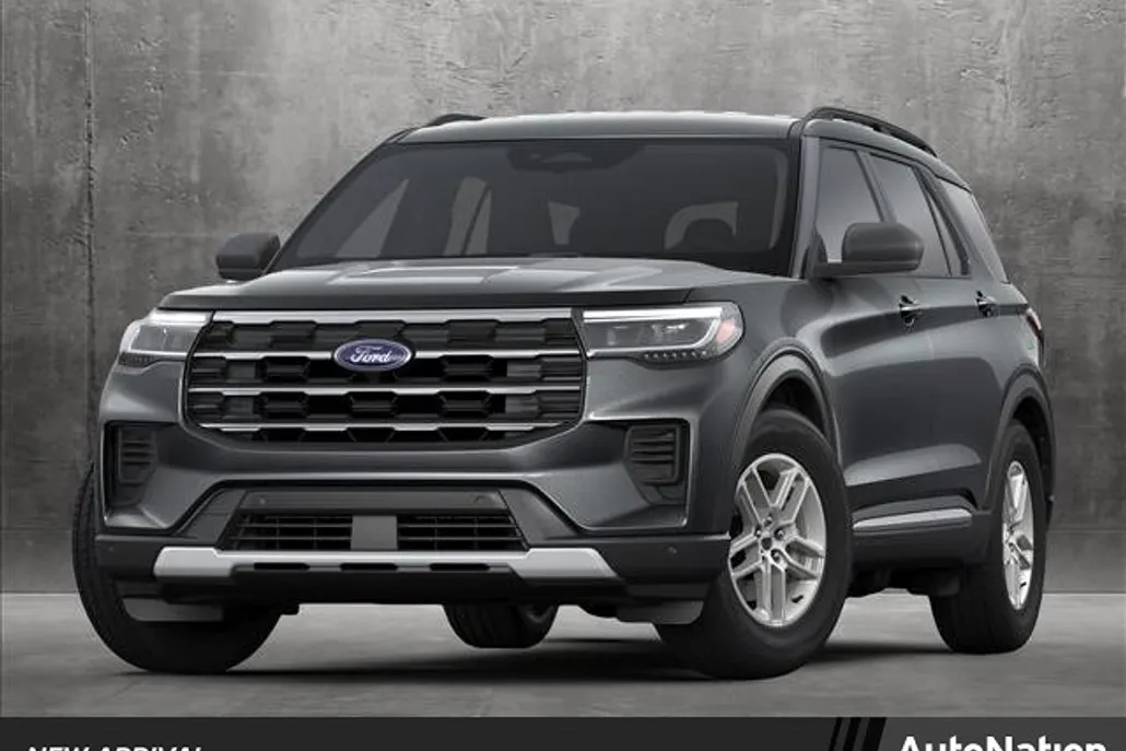 2025 Ford Explorer photo 1