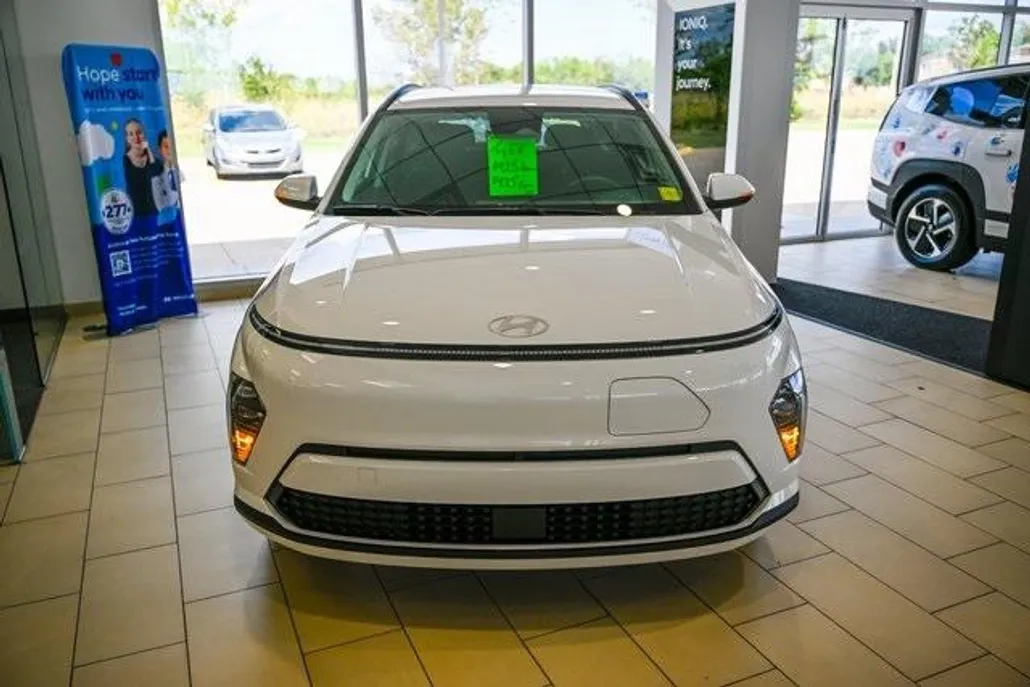 2025 Hyundai Kona Electric SEL photo 1