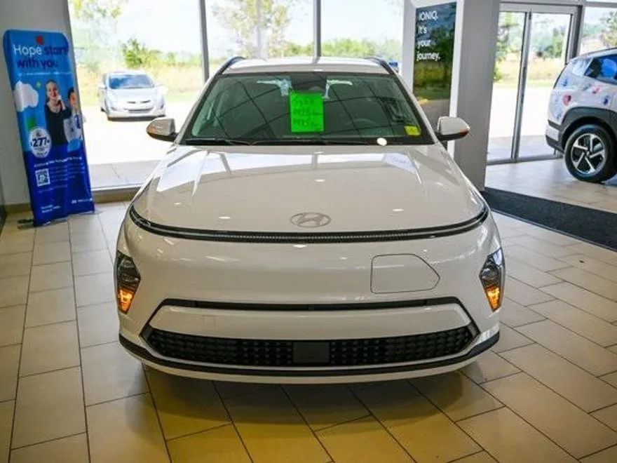 2025 Hyundai Kona Electric SEL photo 1