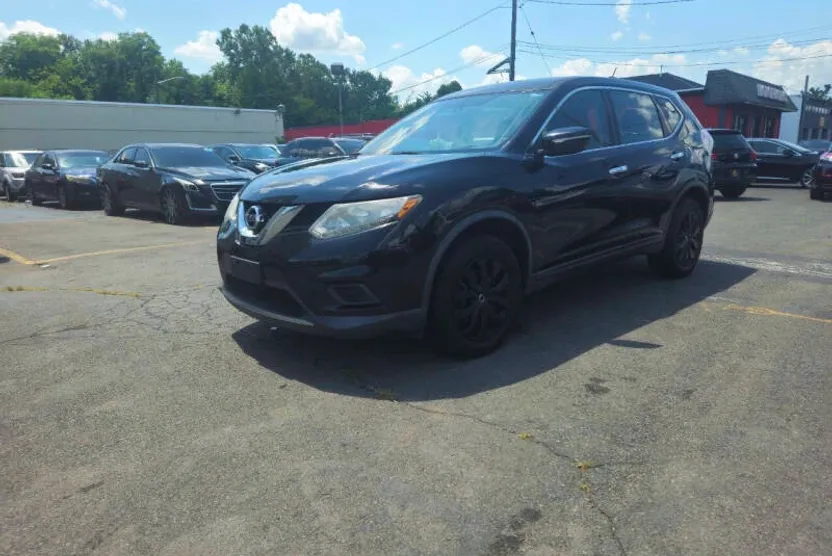 2015 Nissan Rogue S photo 1