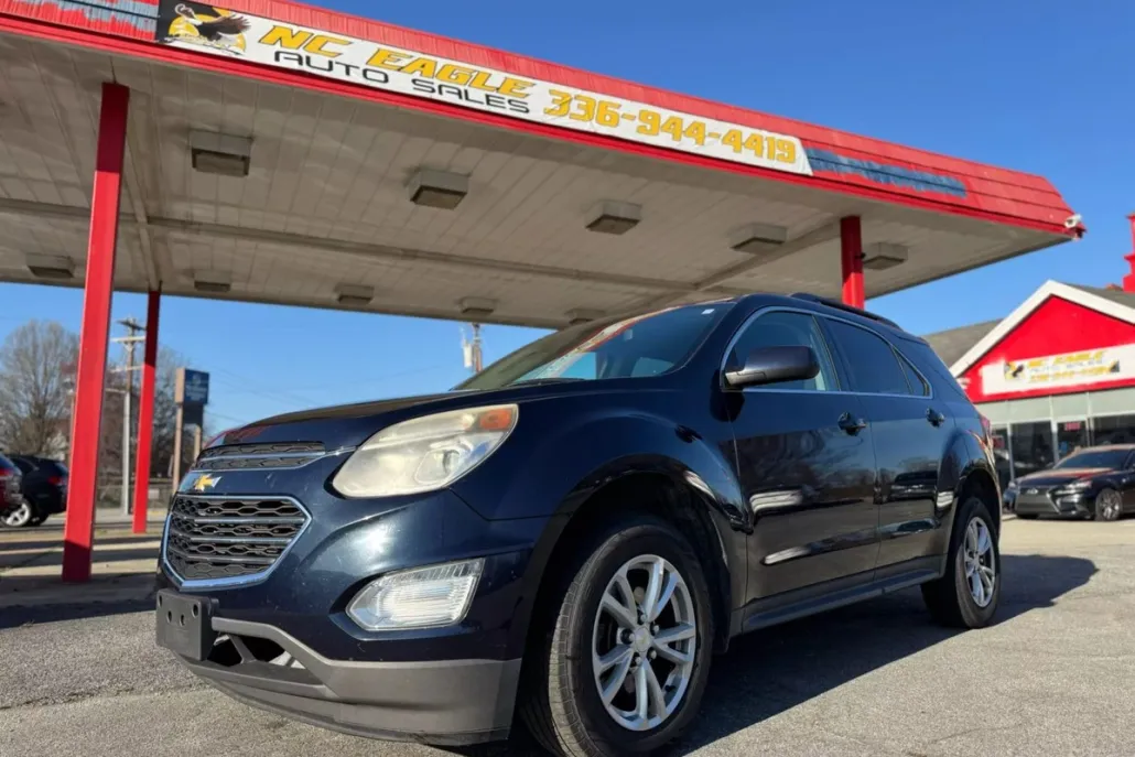 2016 Chevrolet Equinox LT photo 1