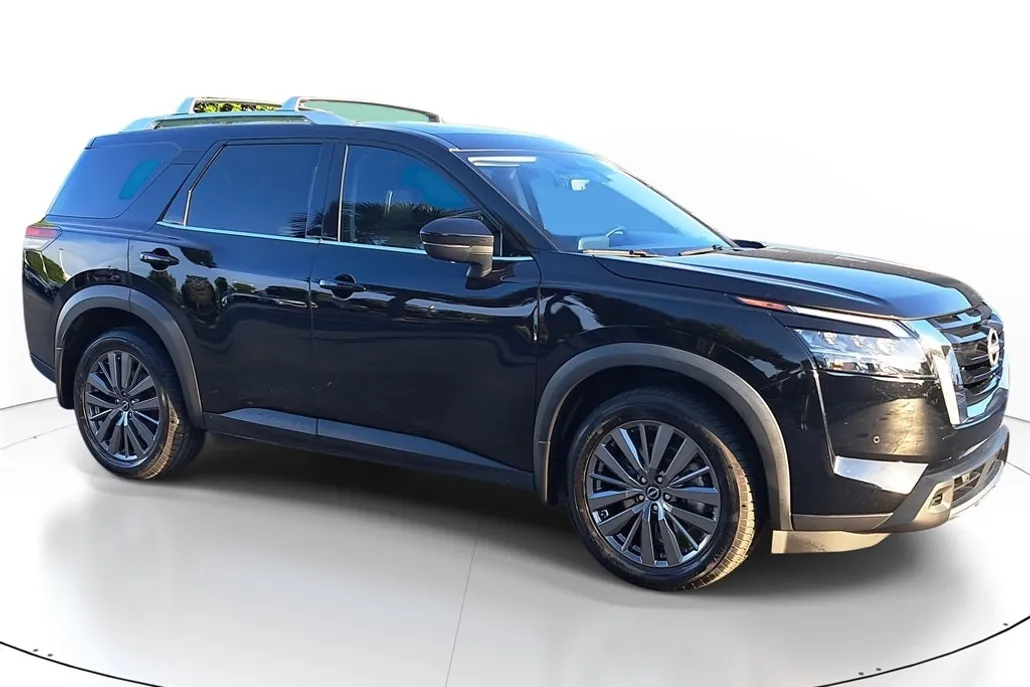 2024 Nissan Pathfinder SL photo 1