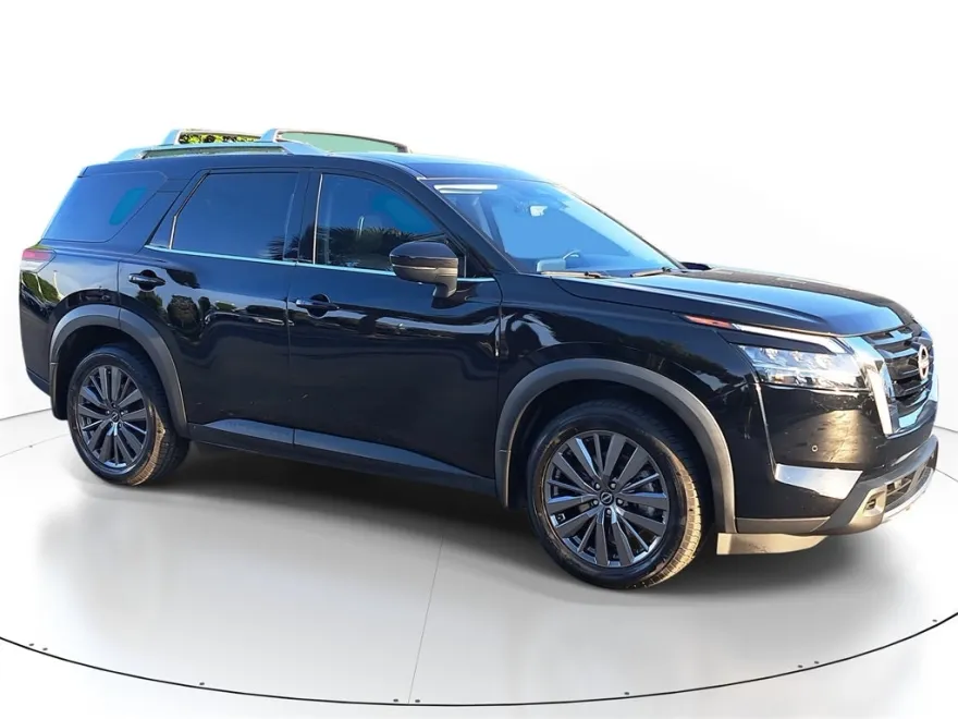 2024 Nissan Pathfinder SL photo 1