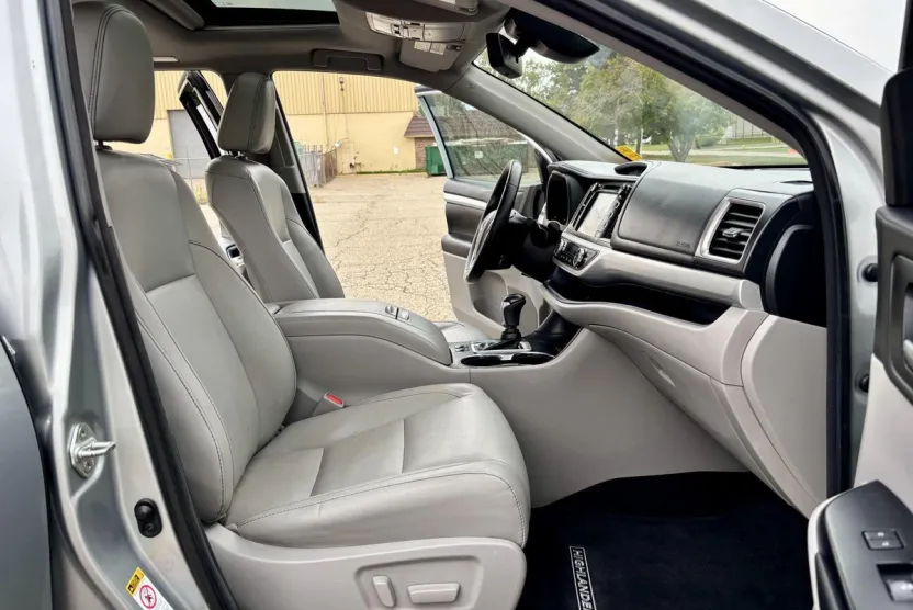 2018 Toyota Highlander SE XLE photo 1