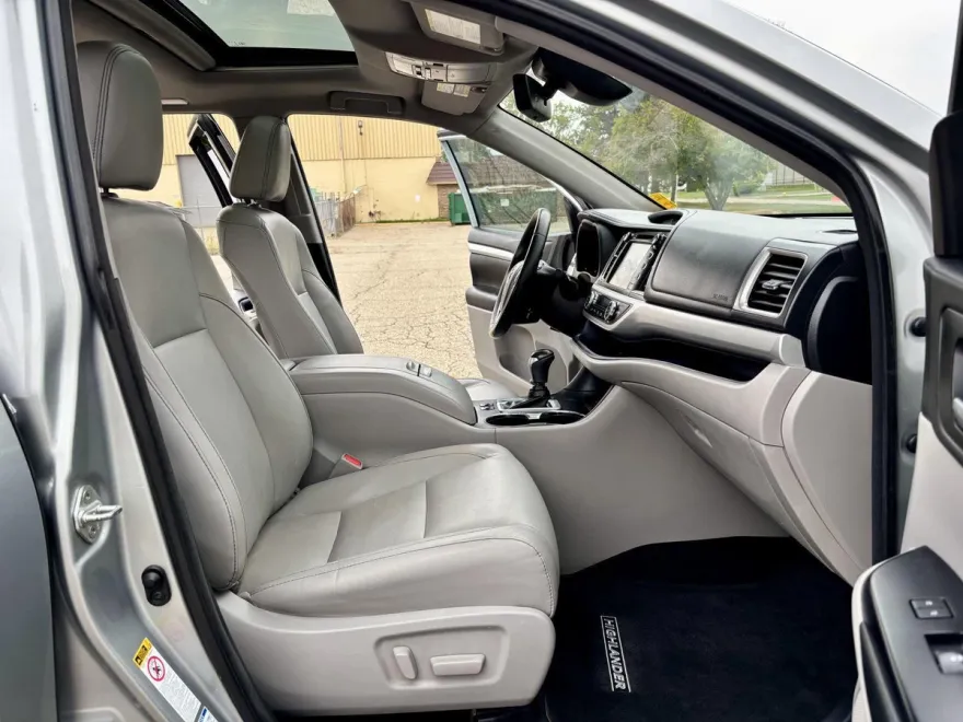2018 Toyota Highlander SE XLE photo 1