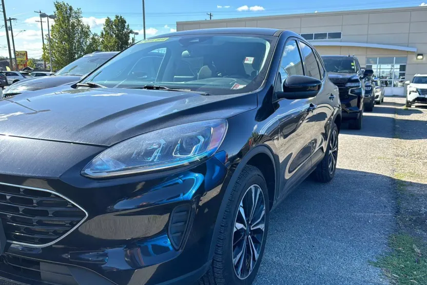 2021 Ford Escape SE photo 1