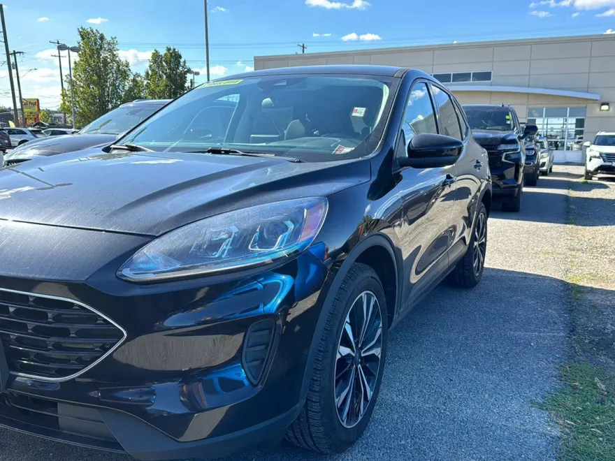 2021 Ford Escape SE photo 1