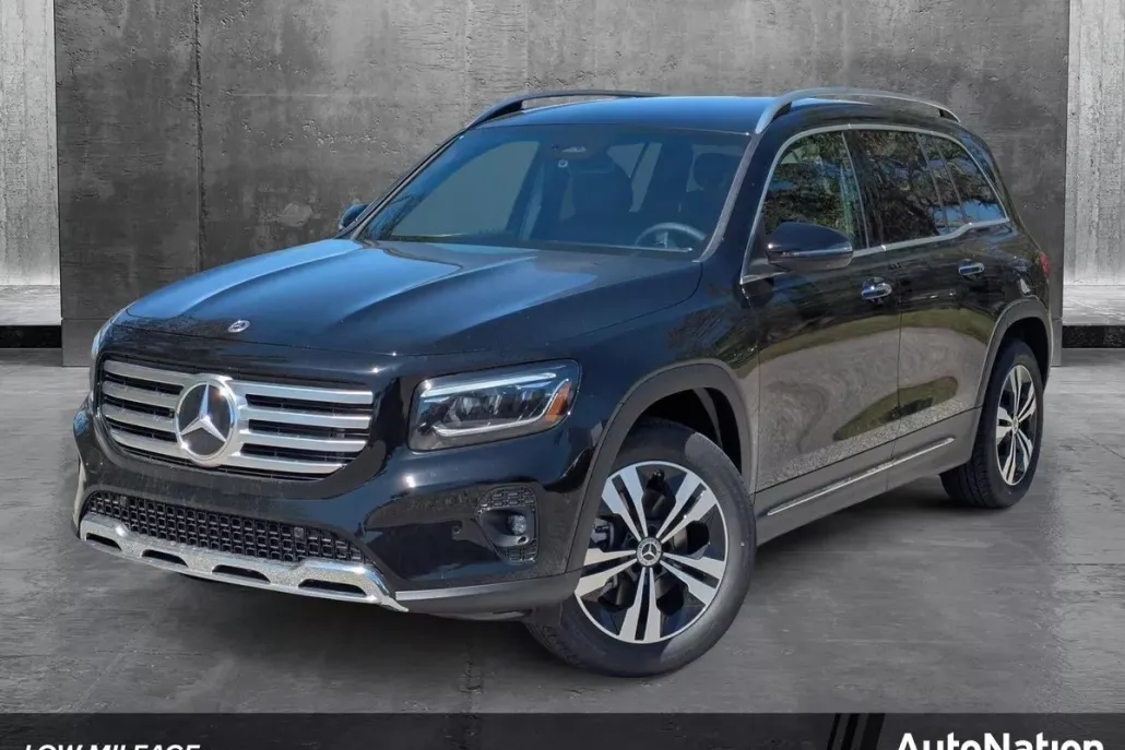 2025 Mercedes Benz GLB 250 photo 1