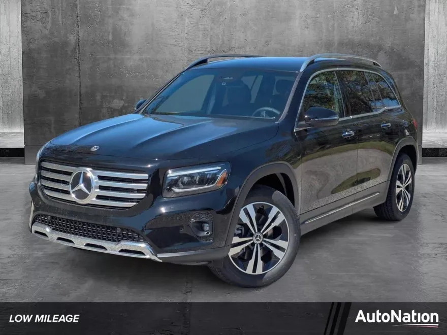 2025 Mercedes Benz GLB 250 photo 1