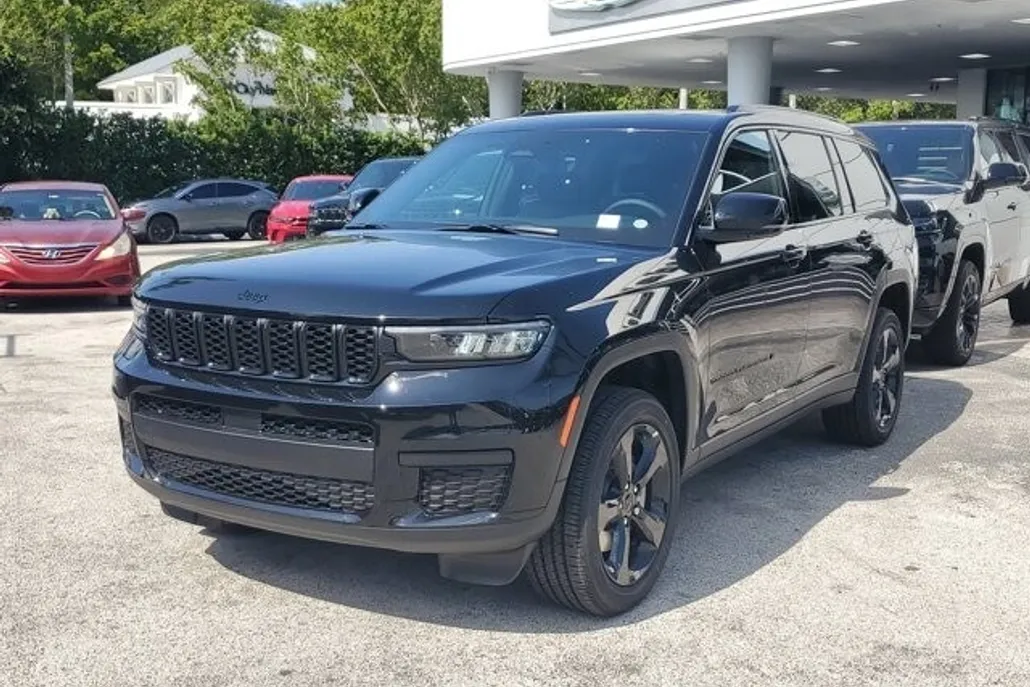2025 Jeep Grand Cherokee Altitude X photo 1