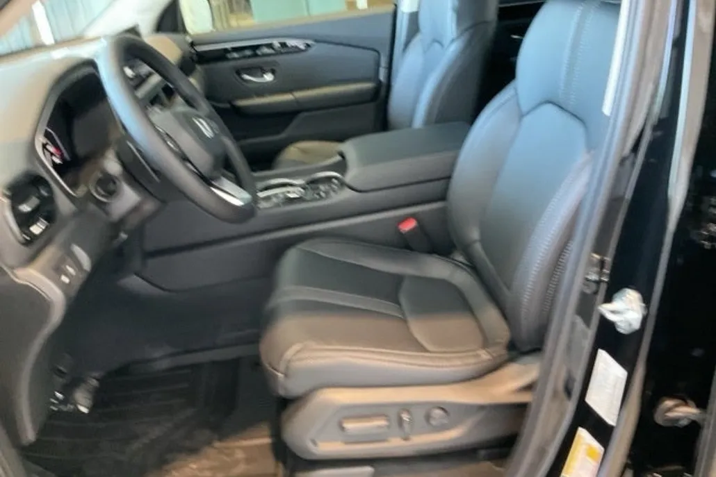 2025 Honda Pilot Touring photo 1