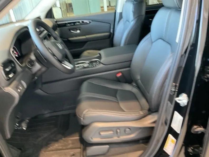2025 Honda Pilot Touring photo 1