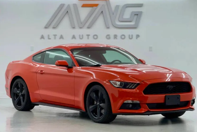 2015 Ford Mustang V6 photo 1