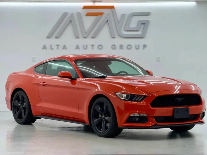 2015 Ford Mustang V6 photo 1