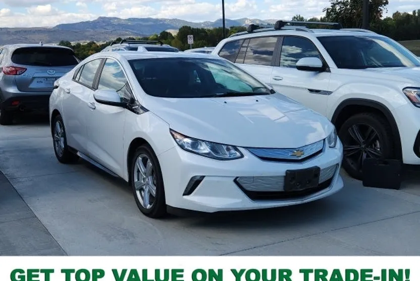 2018 Chevrolet Volt LT photo 1