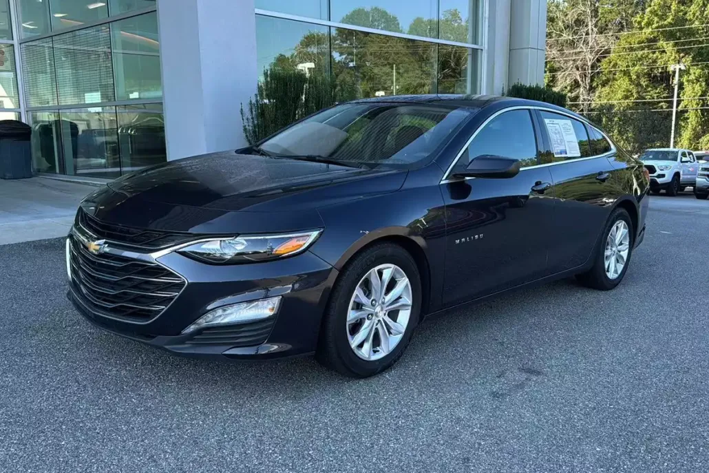 2023 Chevrolet Malibu 1LT photo 1